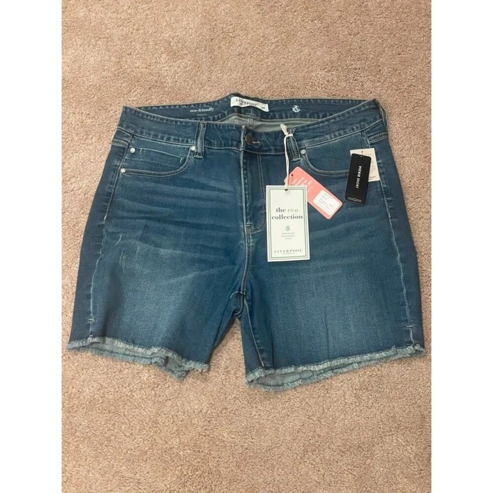 NWT Liverpool Vickie Denim Jean Shorts Size 16W Jackson Raw Hem Eco Collection